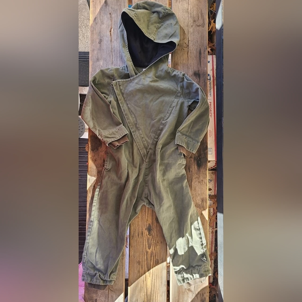 NUNUNU SZ 2-3Y VGUC KHAKI GREEN full zip elastic waistband 1 pc romper